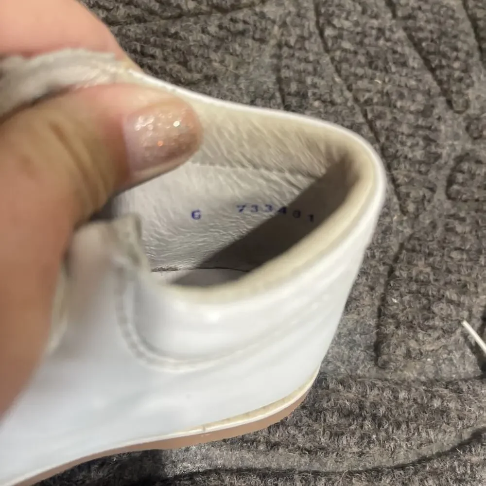 Taps By Kinder Leather Shoes Size 5.5